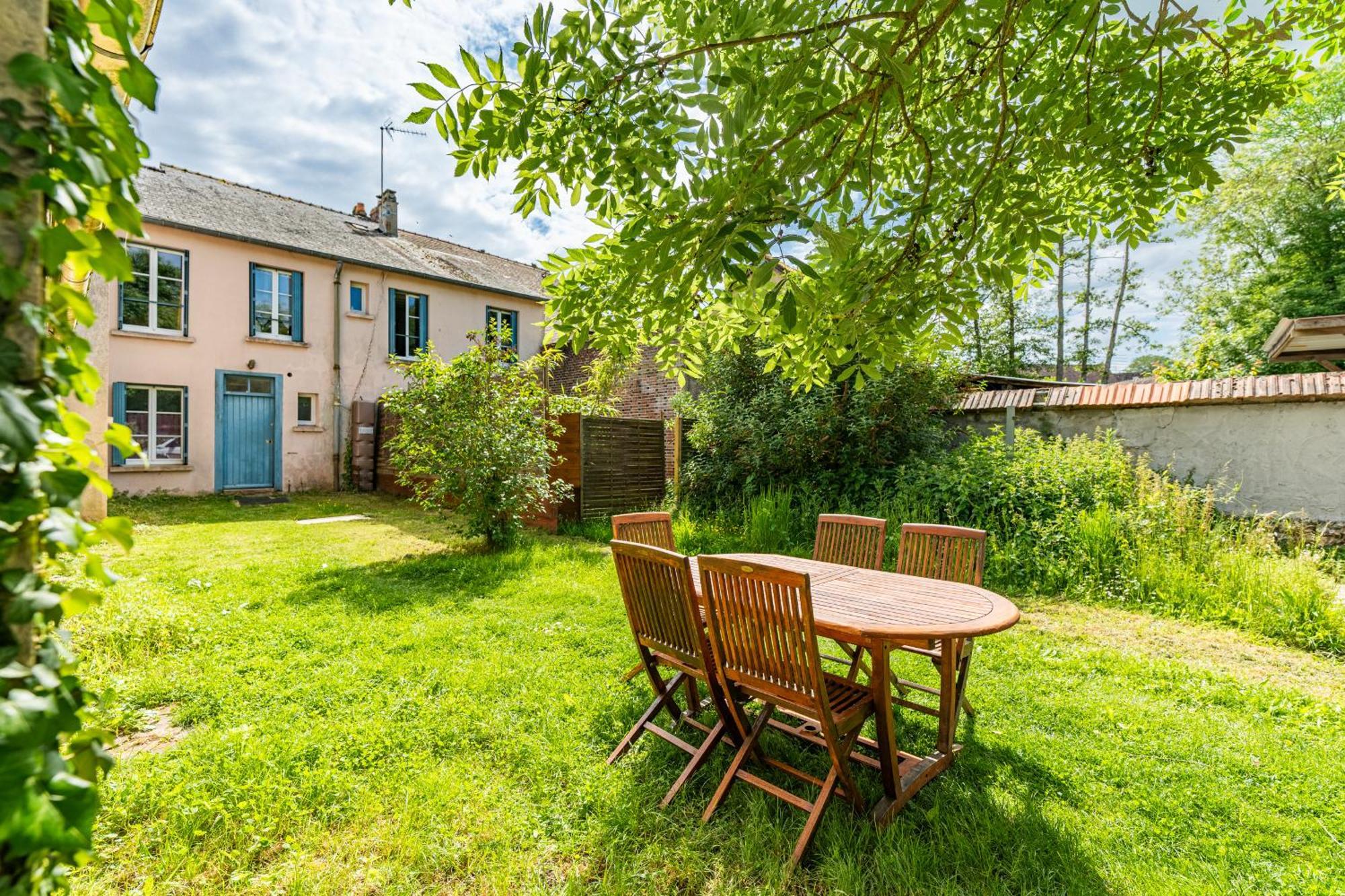 Welcome To Illiers-Combray Exterior photo